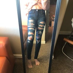 American Eagle dark wash ripped jeans!!